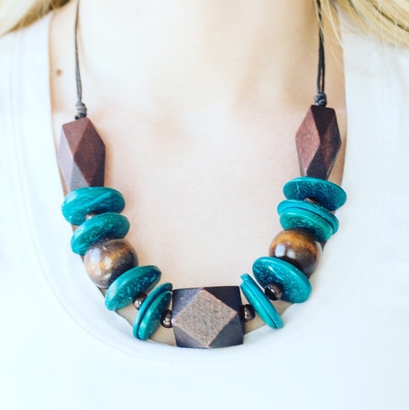 Fashion wooden  necklace - Picture 1 of 1